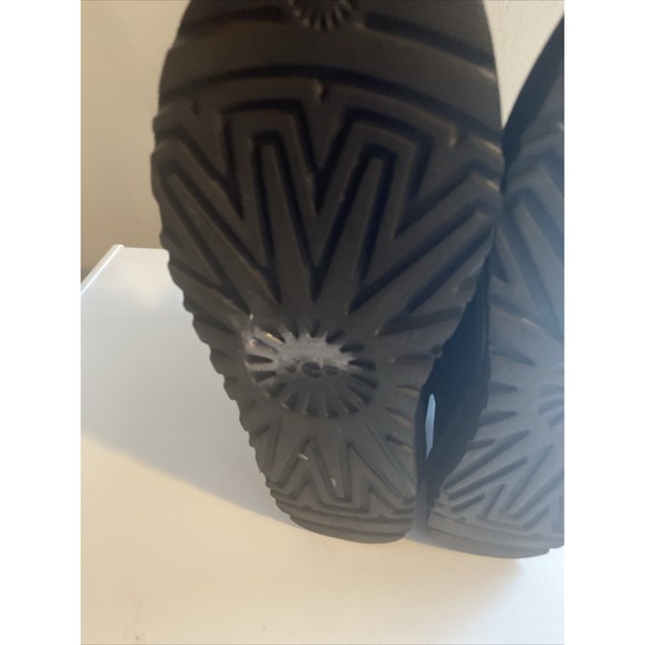 UGG Australia Style Ladies 1016559 Classic Short Black Leather Boots Size 7M - Picture 12 of 14